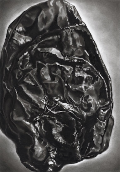 Peter Hock: o.T. [03], 2021, 
Reißkohle auf Papier, 68 x 49 cm 

